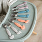 Set 2 Posate Bambino Antiscivolo Done By Deer – Forchetta e Cucchiaio in Silicone e Acciaio