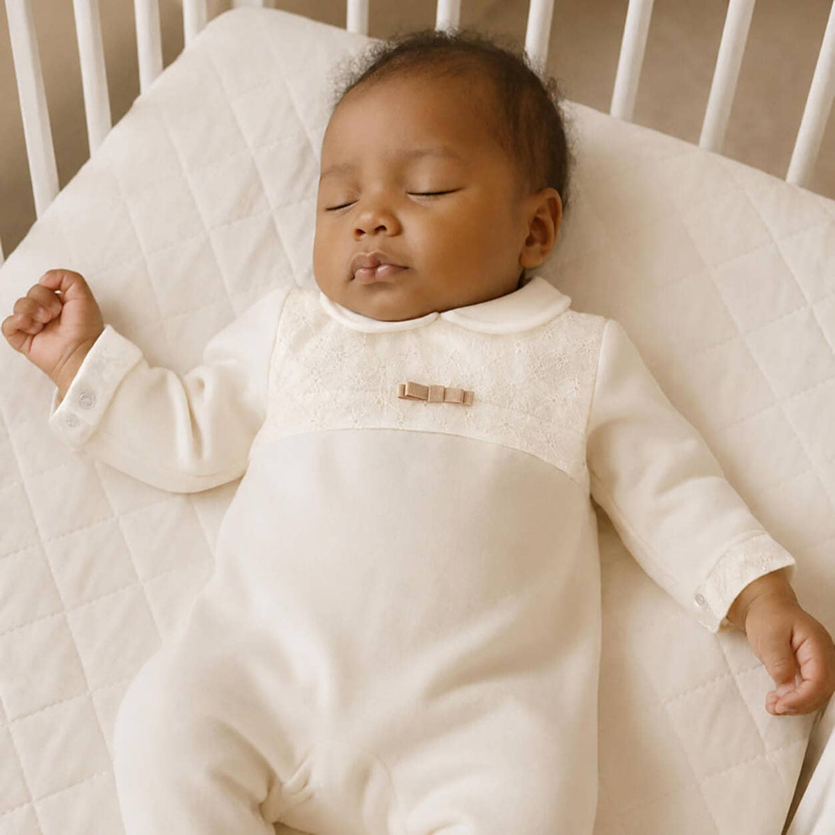 Tutina e cuffia per neonato Romantic - Newborn